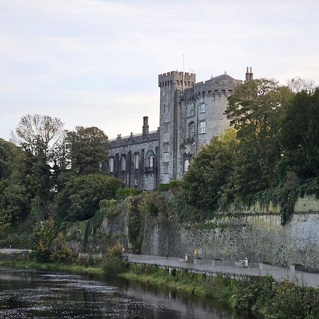 Cozy 2 Bedroom Apartment Kilkenny Exterior foto