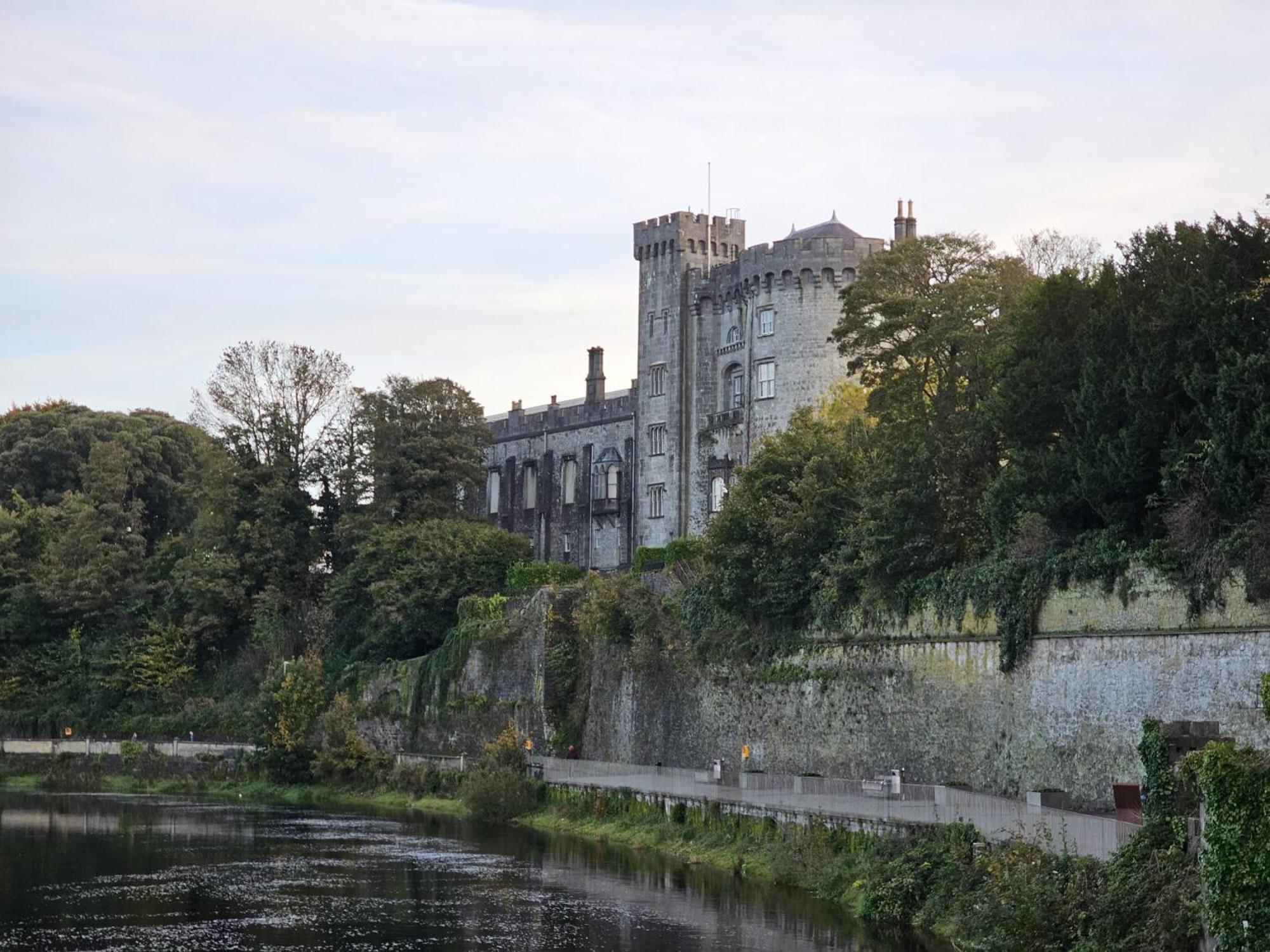 Cozy 2 Bedroom Apartment Kilkenny Exterior foto